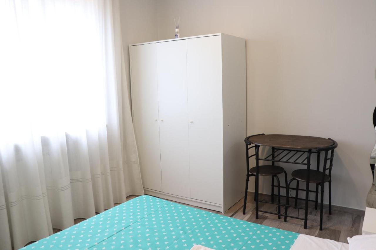 B&B Francesco Fly Neapel Exterior foto
